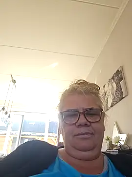 Snapshot of hotladymoon chatting on 09-24-25, 09:12 hotladymoon online show from 09-24-25, 09:12