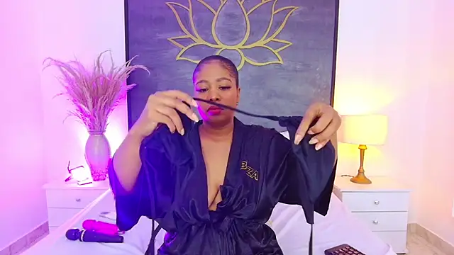AlisonTravis online show from 06-26-26, 04:06