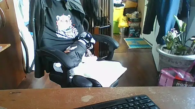 Daremeknot online show from 04-14-26, 01:50