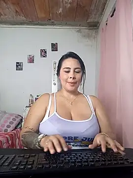 Snapshot of mariana_mari chatting on 03-10-25, 03:20 mariana mari online show from 03-10-25, 03:20
