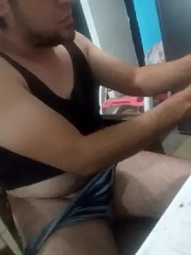 Snapshot of simpatico1000 chatting on 12-19-25, 01:45 simpatico1000 online show from 12-19-25, 01:45