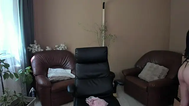 Snapshot of KaylaLaine chatting on 05-11-26, 07:14 KaylaLaine online show from 05-11-26, 07:14