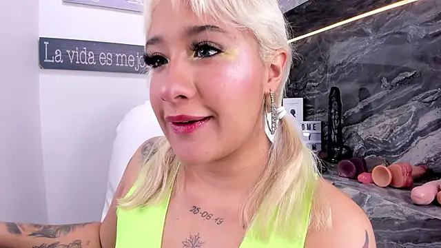 miss danika online show from 01-27-25, 11:11