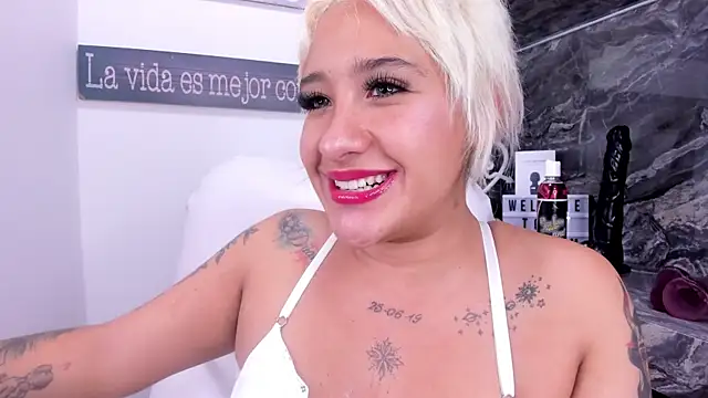 miss danika online show from 01-28-25, 08:15