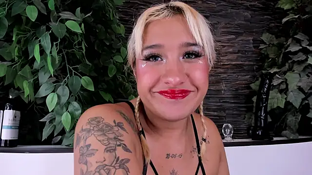 miss danika online show from 03-01-25, 02:13