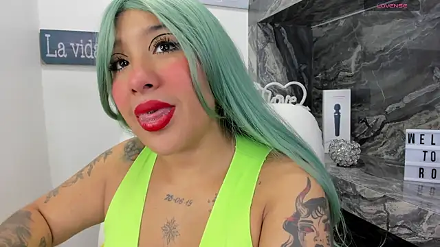 miss danika online show from 11-18-25, 11:03