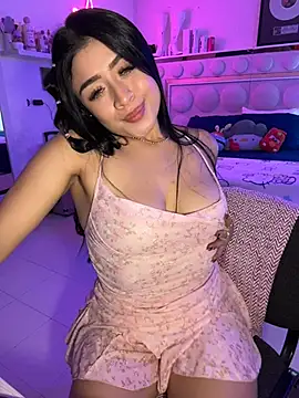 Snapshot of lucianaroy chatting on 05-19-26, 11:33 lucianaroy online show from 05-19-26, 11:33