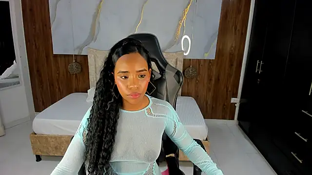 lia 16 online show from 04-13-26, 11:05