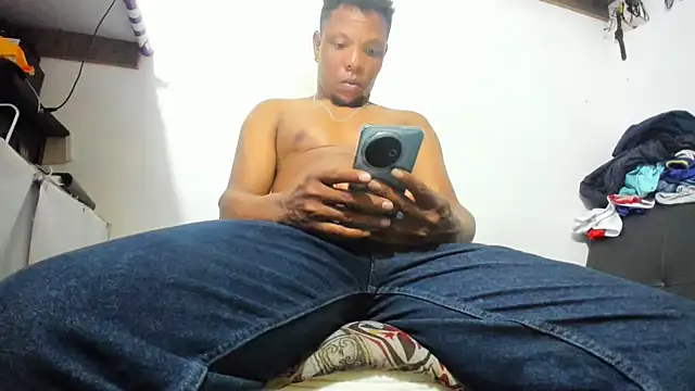 hugo3918  online show from 11-24-25, 02:39