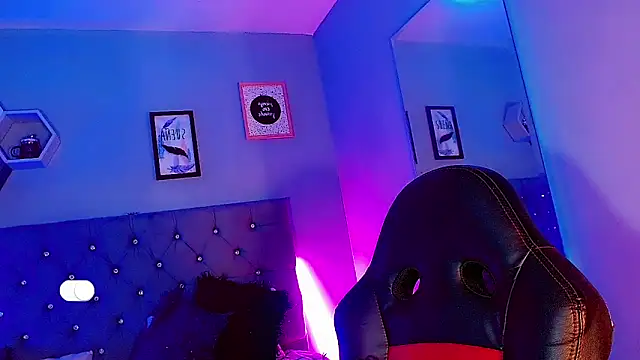 Ashlycuute online show from 12-26-24, 06:43