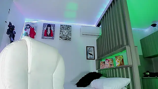 Ashlycuute online show from 02-09-25, 01:03