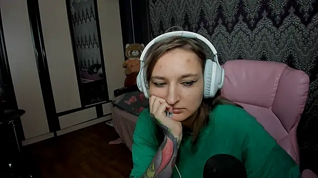 Snapshot of AlexRacc00n chatting on 12-05-24, 12:52 AlexRacc00n online show from 12-05-24, 12:52