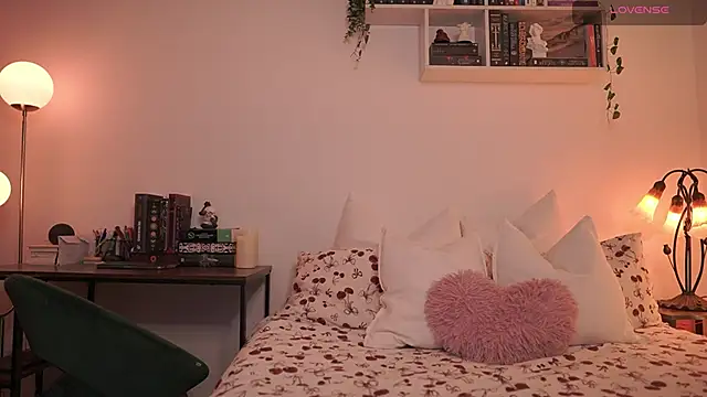 EmilyxRose - online show from 03-19-25, 06:01