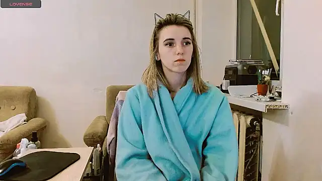 Snapshot of RosaJil chatting on 03-12-25, 05:17 RosaJil online show from 03-12-25, 05:17