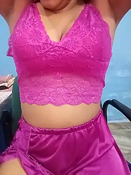 Snapshot of Gulabo-jaan chatting on 06-16-26, 07:05 Gulabo-jaan online show from 06-16-26, 07:05
