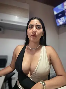 MarianaBenz online show from 11-03-25, 12:24