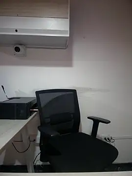 MarianaBenz online show from 02-12-26, 12:49