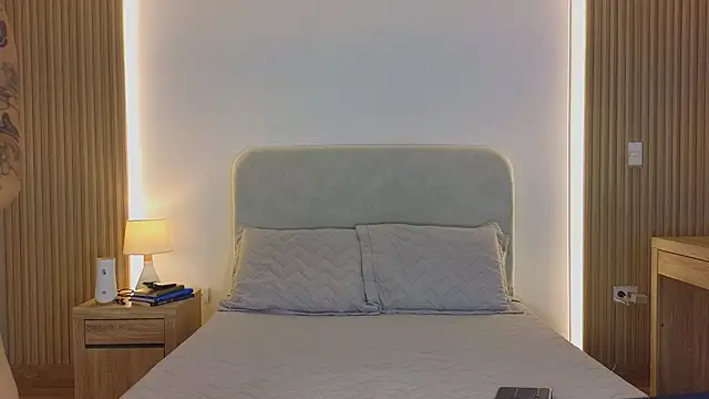 KristennBlue online show from 03-25-26, 09:32