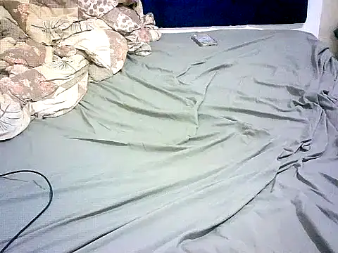 honeypotsweet online show from 04-18-26, 07:58