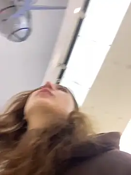 QuitieLia online show from 03-15-26, 08:20