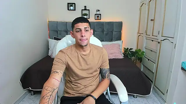 Alex cute77 online show from 01-28-25, 12:22