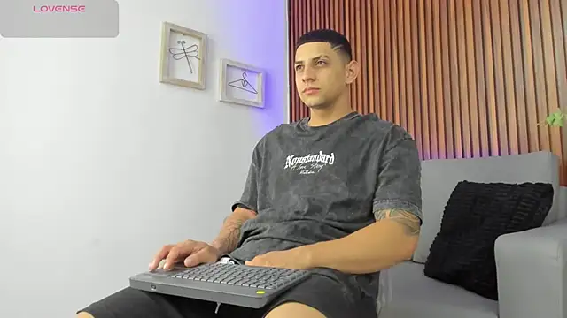 Alex cute77 online show from 04-17-26, 12:08