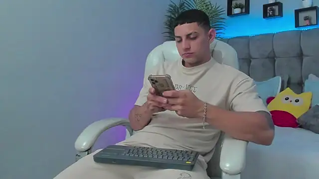 Alex cute77 online show from 05-15-26, 12:01