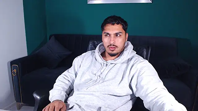 Snapshot of ZenoBaro1 chatting on 01-19-25, 04:04 ZenoBaro1 online show from 01-19-25, 04:04