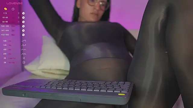 mia colin1  online show from 02-23-25, 02:51