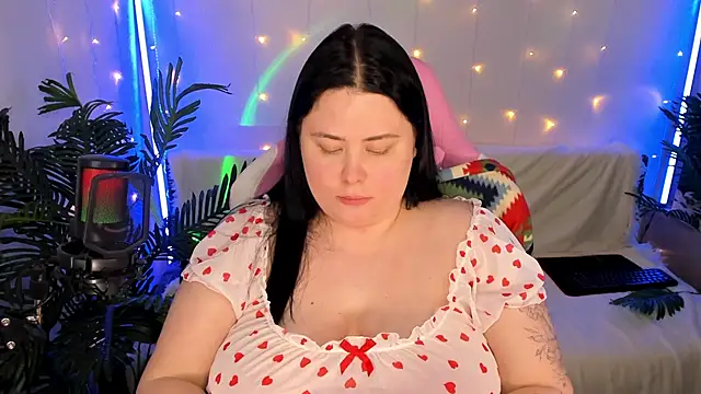 Snapshot of Akemi_BBW chatting on 01-08-25, 12:28 Akemi BBW online show from 01-08-25, 12:28