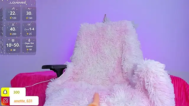 Anette  online show from 09-24-25, 07:17