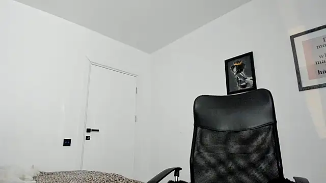 PortraitMarie online show from 01-25-25, 09:57