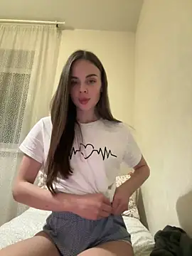 Snapshot of KristenSayles chatting on 12-05-24, 04:01 KristenSayles online show from 12-05-24, 04:01