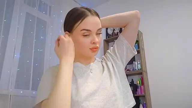 Snapshot of KristenSayles chatting on 03-15-25, 05:26 KristenSayles online show from 03-15-25, 05:26