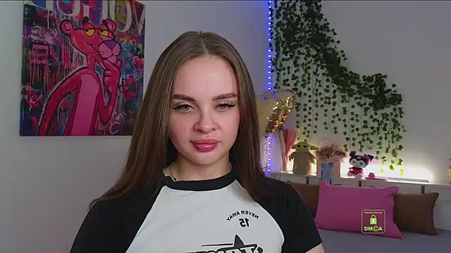 Snapshot of KristenSayles chatting on 09-15-25, 07:25 KristenSayles online show from 09-15-25, 07:25