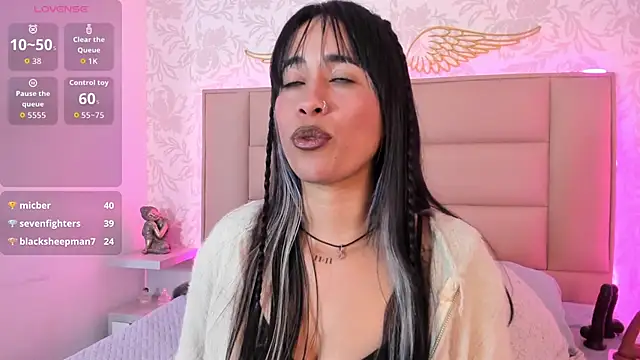 monserrat towers online show from 09-18-25, 01:35