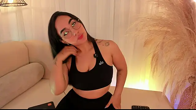 Snapshot of anniesweet02 chatting on 10-10-25, 10:53 anniesweet02 online show from 10-10-25, 10:53