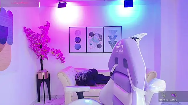 Isa reel online show from 10-28-25, 07:49