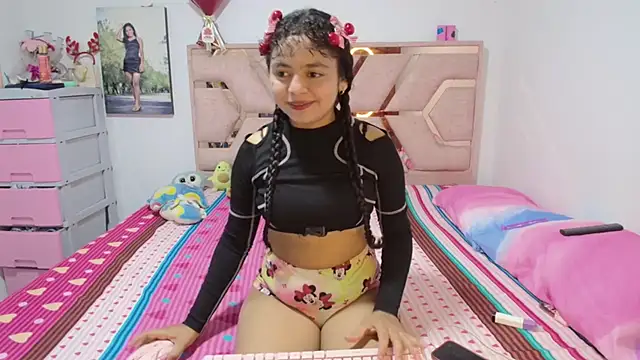 Winnifer Gonzal online show from 04-25-26, 03:53