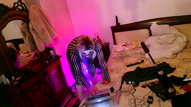 CharlotteVixxens online show from 01-11-26, 12:15