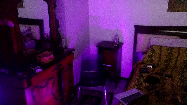 CharlotteVixxens online show from 04-21-26, 12:56