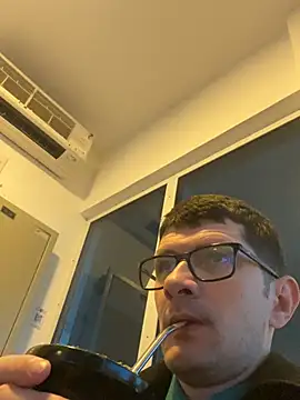 Juliano2289 online show from 04-28-26, 02:00