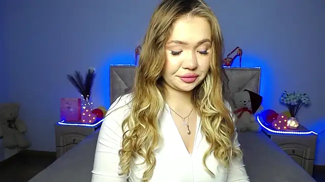 Snapshot of StacyYellig chatting on 01-18-25, 04:04 StacyYellig online show from 01-18-25, 04:04