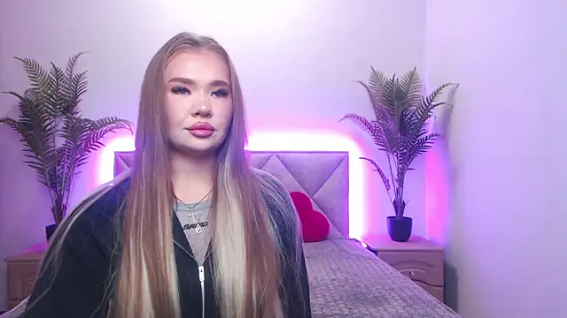 Snapshot of StacyYellig chatting on 11-07-25, 08:42 StacyYellig online show from 11-07-25, 08:42