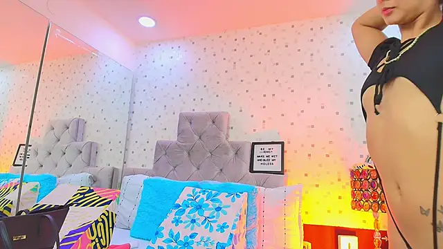 JulietaReyess online show from 09-19-25, 11:55