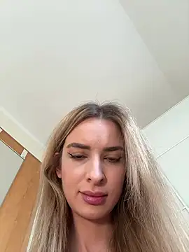 Snapshot of EvieEvans chatting on 01-01-25, 01:59 EvieEvans online show from 01-01-25, 01:59