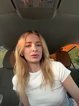 Snapshot of EvieEvans chatting on 02-06-25, 05:19 EvieEvans online show from 02-06-25, 05:19