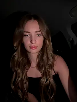 Snapshot of EvieEvans chatting on 09-16-25, 08:32 EvieEvans online show from 09-16-25, 08:32