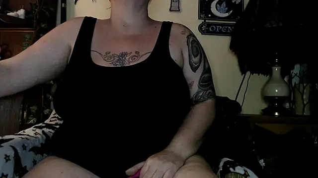 Snapshot of LeluLuvsYou chatting on 03-12-25, 03:02 LeluLuvsYou online show from 03-12-25, 03:02