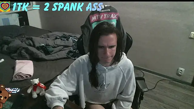 izilizi 23 online show from 11-11-25, 06:41